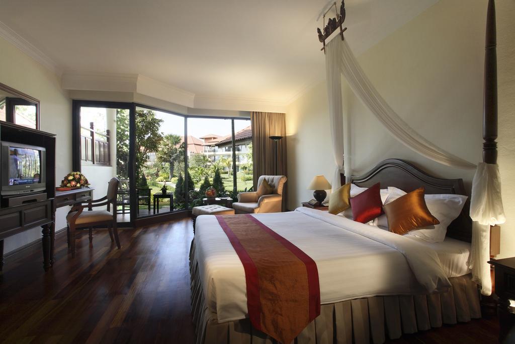 Palace Residence & Villa Siem Reap Ngoại thất bức ảnh